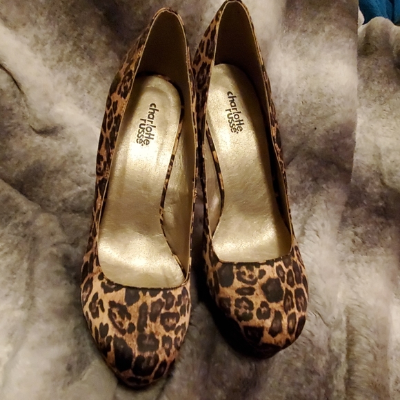 Heels - Picture 3 of 3